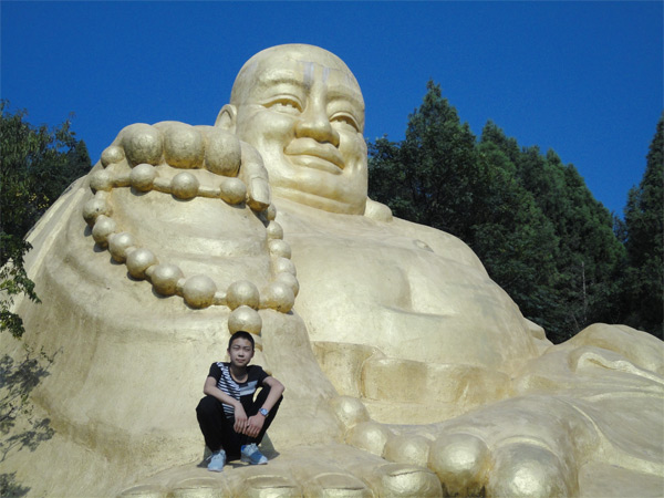 蹲在如来佛祖脚上 蹲在如来佛祖脚上