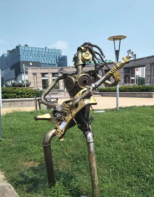 边弹边唱我高兴