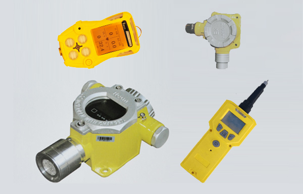 两款RBT-6000系列固定式检测器、一款R40四合一和一款B40BX型便携式气体检测仪