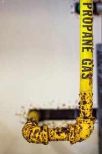 易泄漏的丙烷气体管道