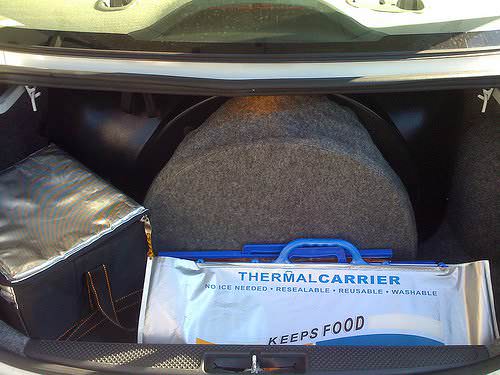 CNG罐在后备箱内